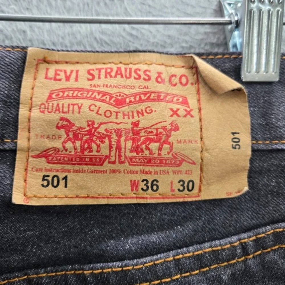 VINTAGE Levi's 501 Men Jeans 36x30 Gray Denim Straight Leg Button Fly Y2K USA‎
